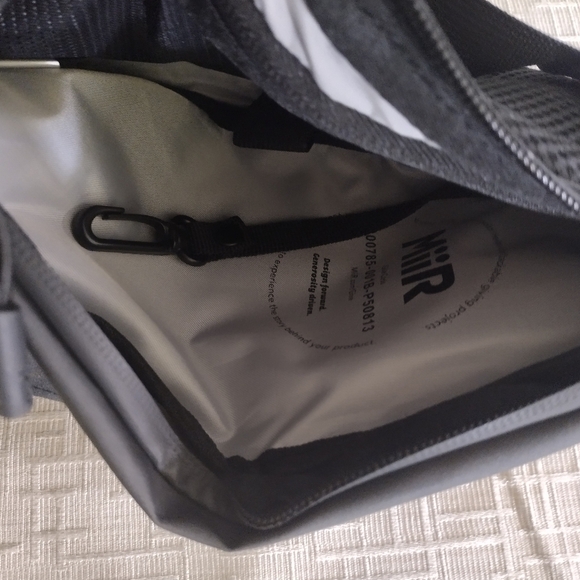 MiiR Olympus 2.0 2L Water Resistant Black Sling Messenger Bag New Unisex Adult - Picture 3 of 6